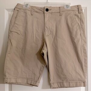 Hollister men’s shorts, size 32
